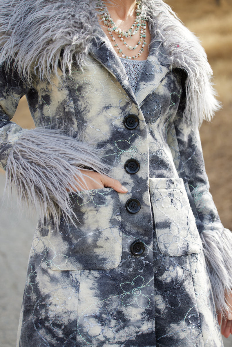 retro style Penny Lane boho wool coat. Tie dye with faux fur trim